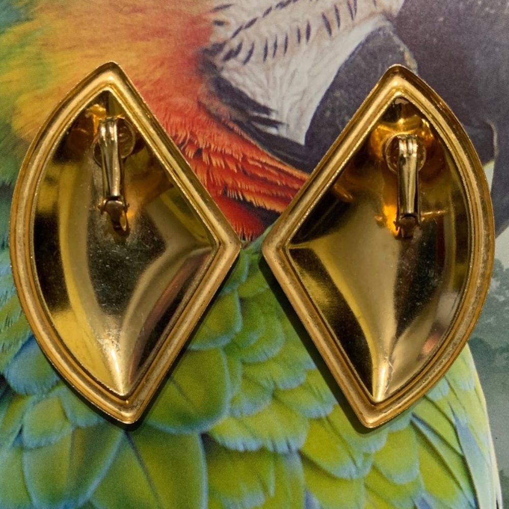 VINTAGE SWIRLY SHIMMERY clip on earrings - Picture 12 of 13